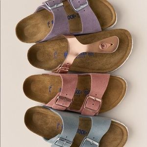 ! ISO: SIZE 6.5 OR 7 BIRKENSTOCK STYLED SANDALS !